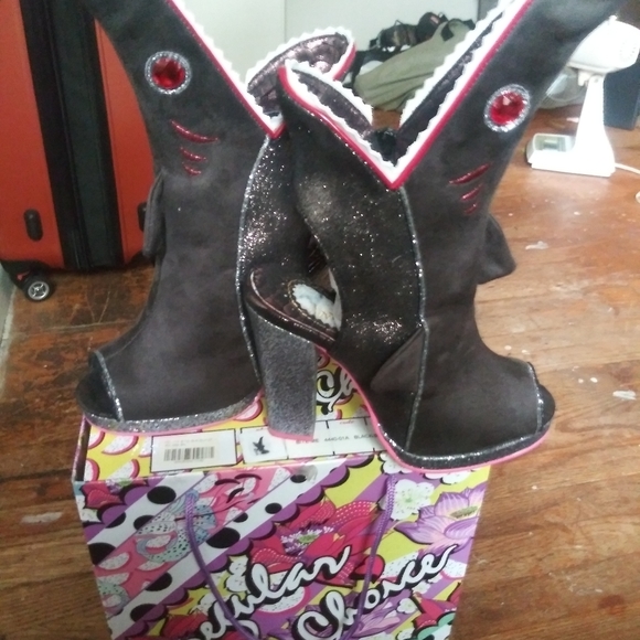 Irregular Choice bite boot - Picture 10 of 12